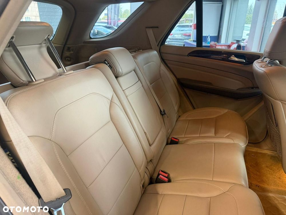 Mercedes-Benz ML - 11