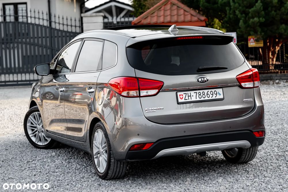 Kia Carens 1.6 GDI S 7os - 12