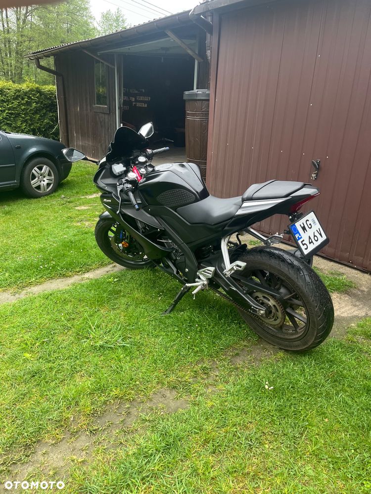 Yamaha YZF - 9