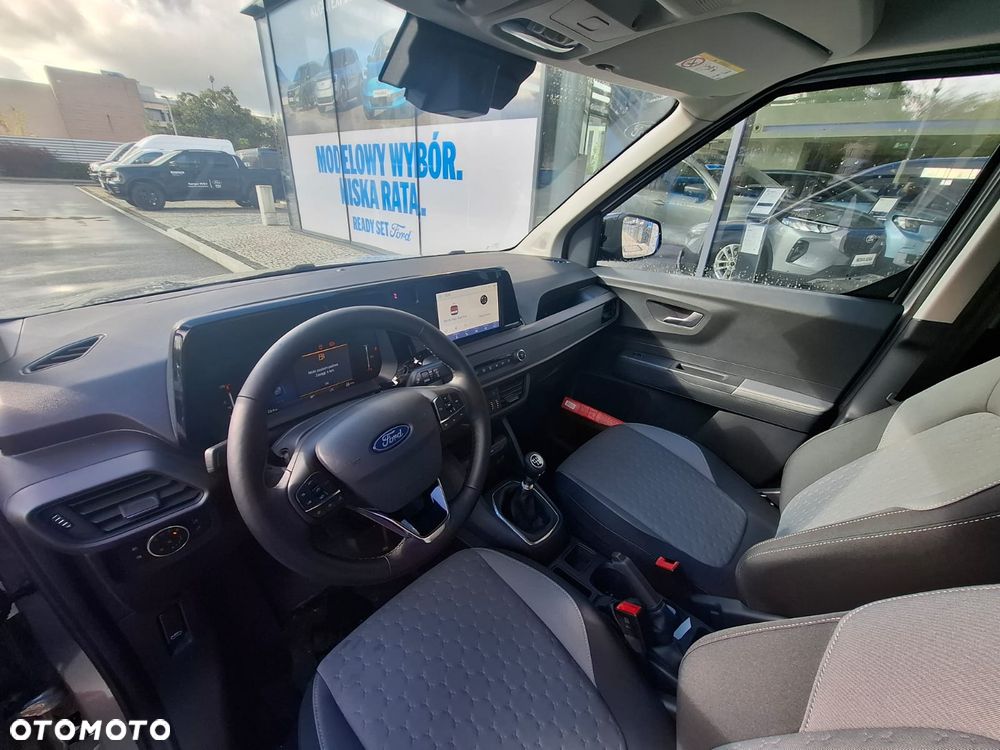 Ford Transit Courier - 15