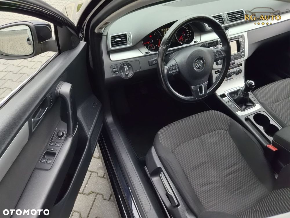 Volkswagen Passat - 18