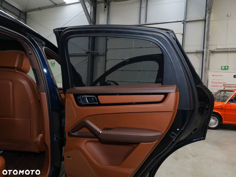 Porsche Cayenne E-Hybrid Platinum Edition - 38