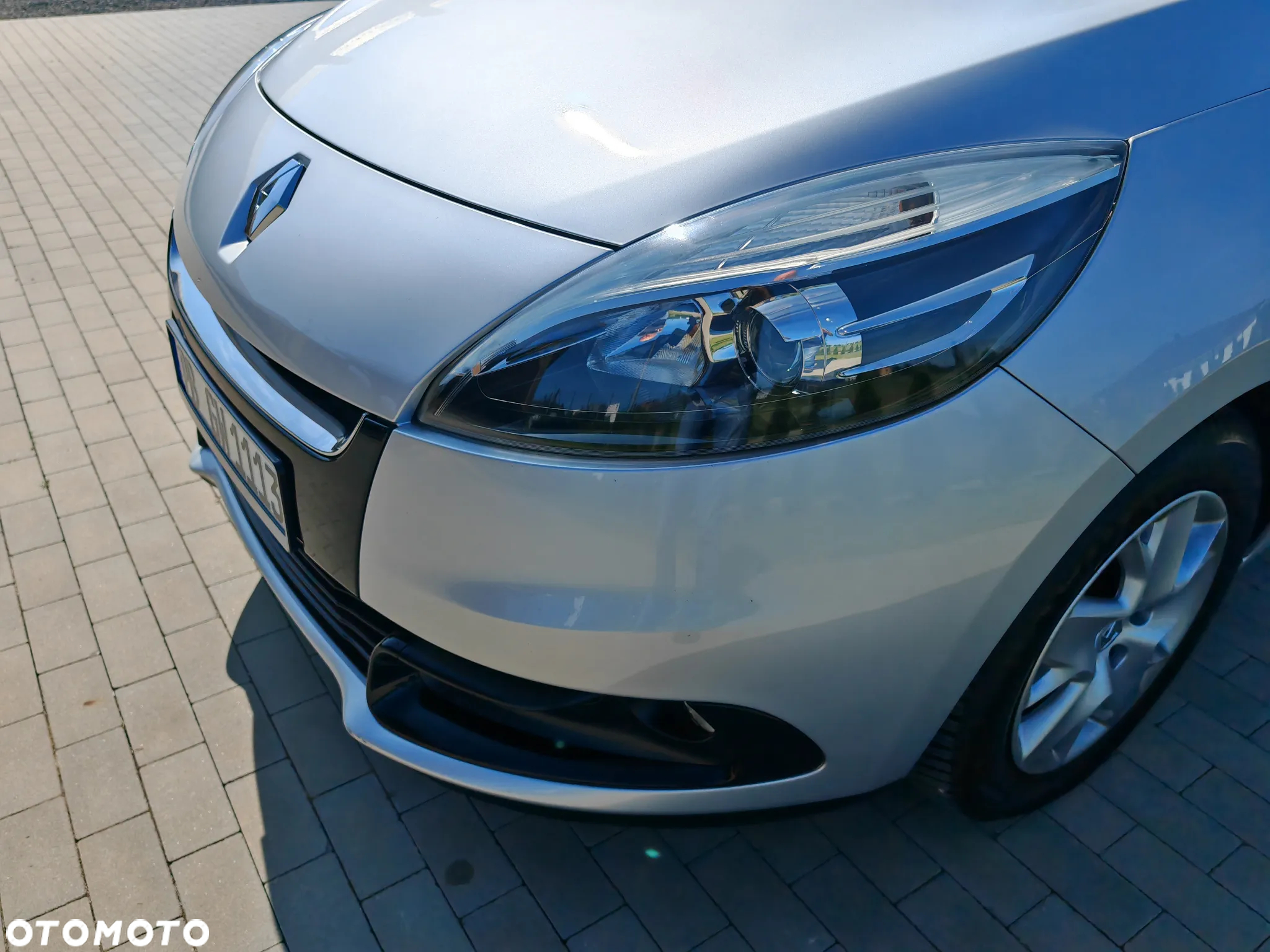 Renault Scenic 1.6 16V 110 TomTom Edition - 19
