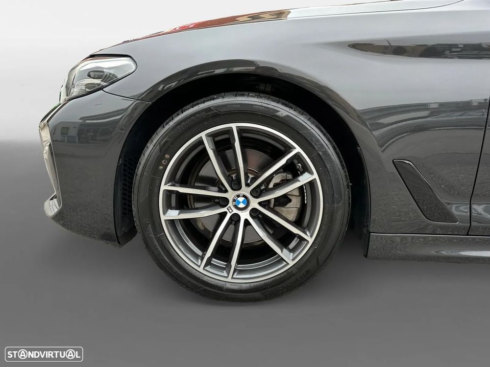 BMW 520 d Pack Desportivo M Auto - 16