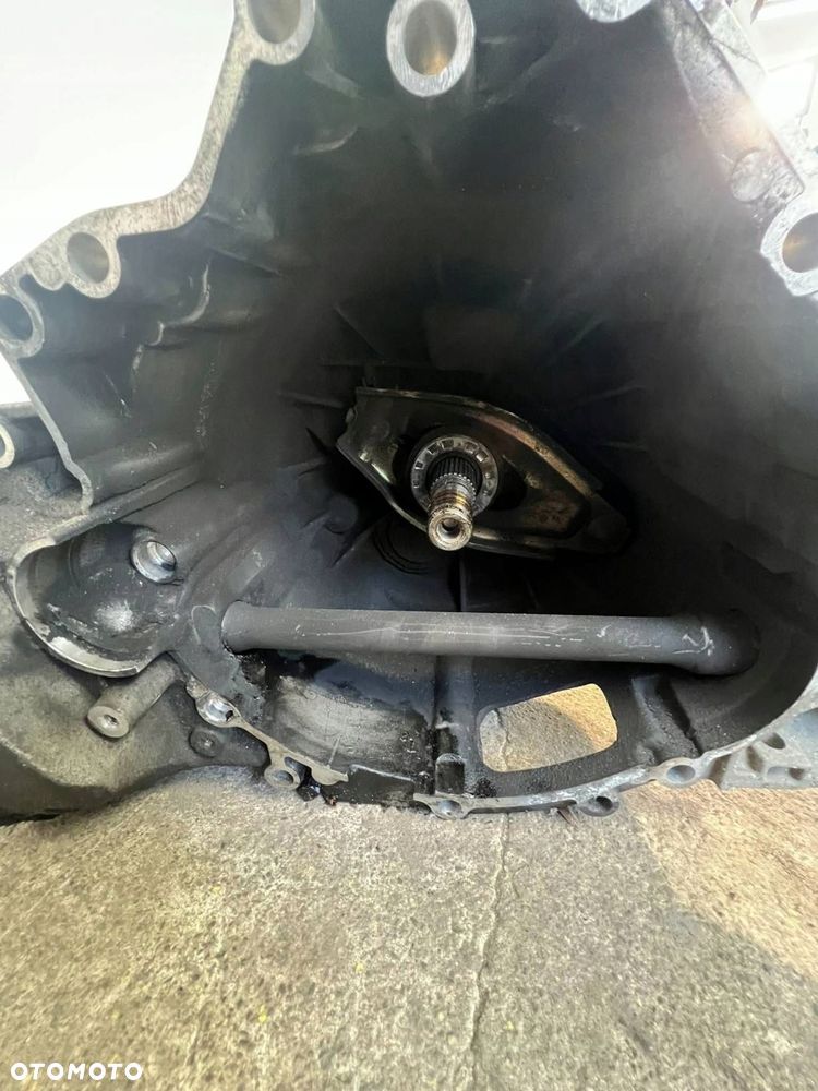 Audi A5 8T 8F 2010 Manualna 6-biegowa skrzynia biegów LLS A4 B8 KOMPLETNA - 16