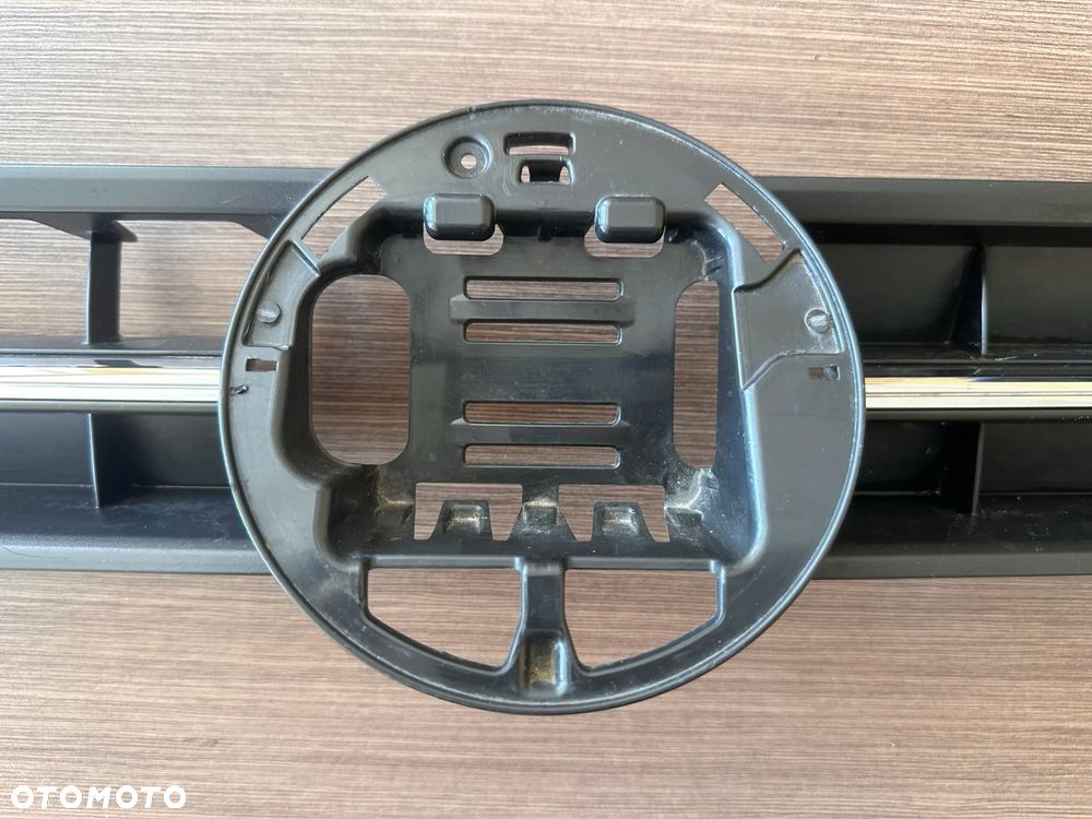 Grill Atrapa VW Polo 2G 2G0853651L 2G0853653L uszkodzony - 3