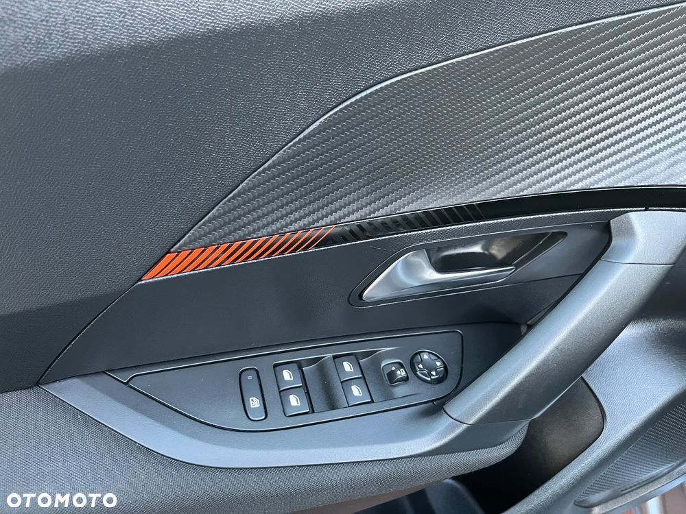 Peugeot 2008 PureTech 100 Active S&S BVM6 - 17