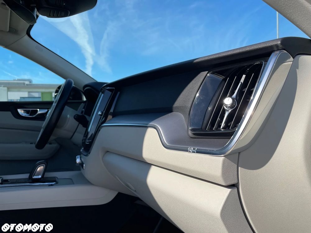 Volvo XC 60 B5 D AWD Inscription - 22