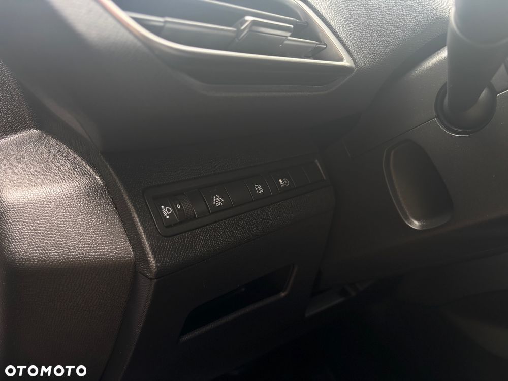 Peugeot 3008 1.6 PureTech Hybrid PHEV Allure Pack S&S EAT8 - 39