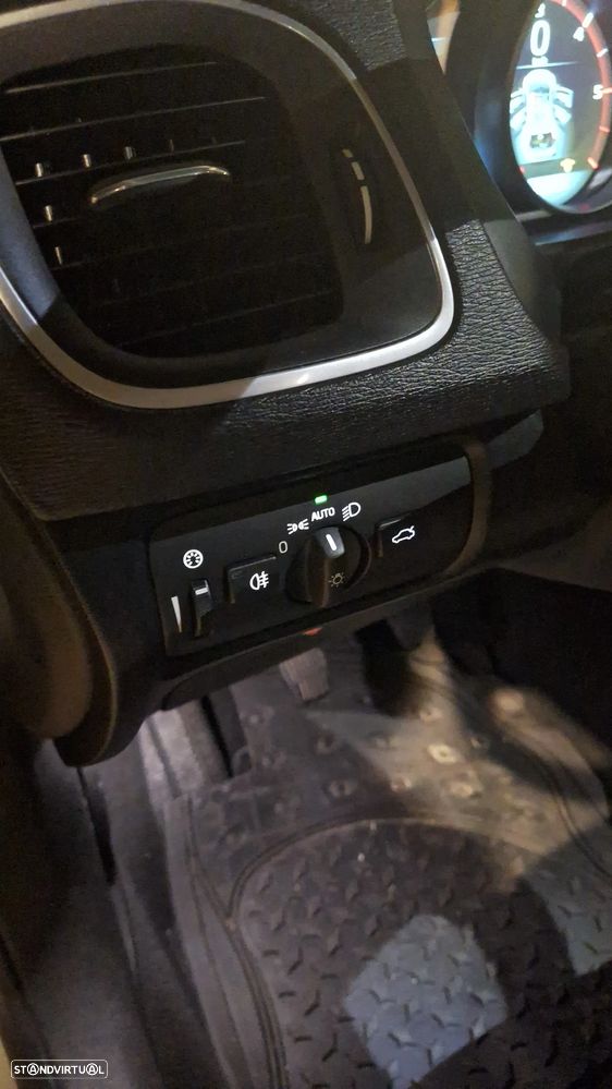 Volvo V40 D2 Momentum - 16