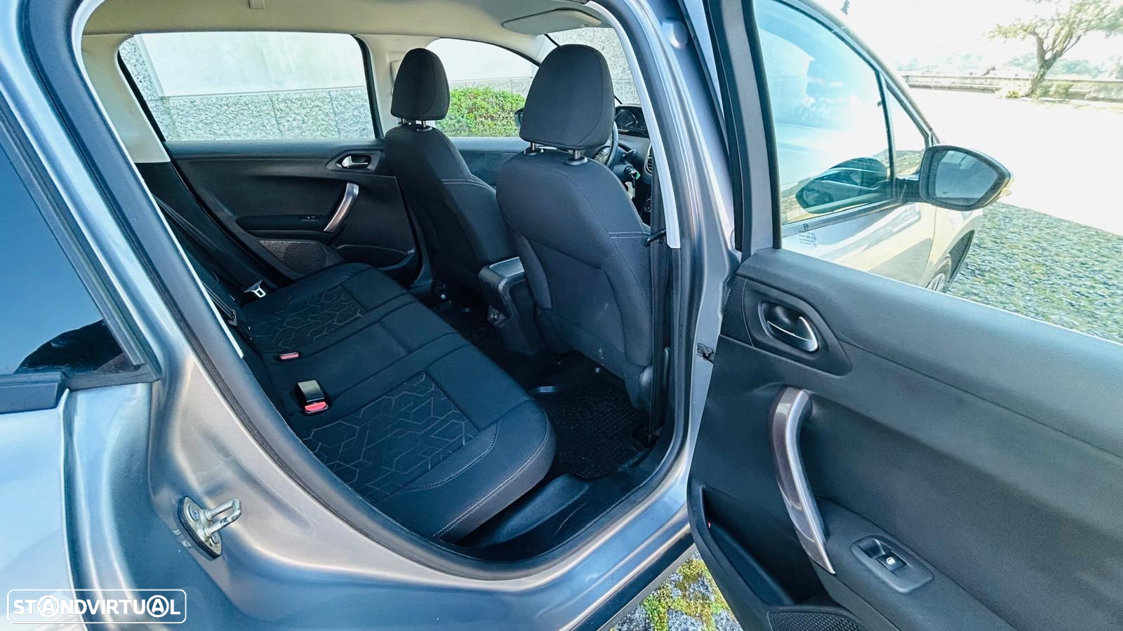 Peugeot 2008 1.2 PureTech Allure - 7