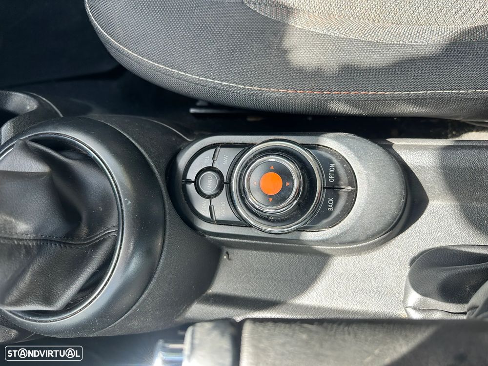 MINI 3 Portas One D - 18