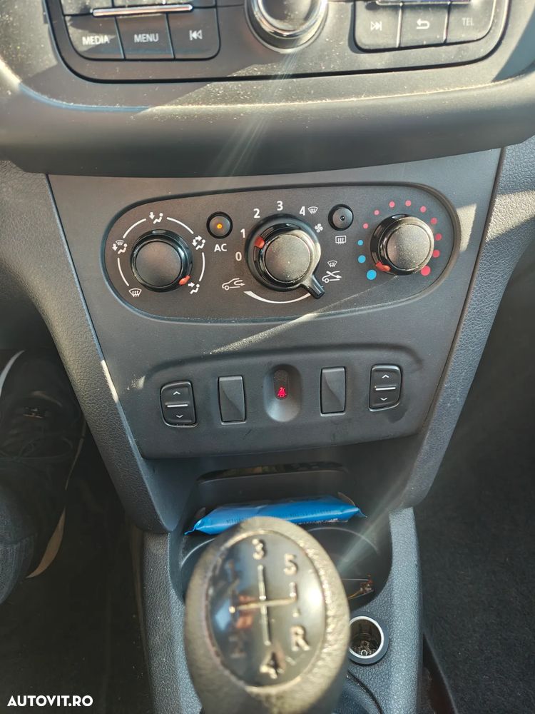 Dacia Sandero - 8