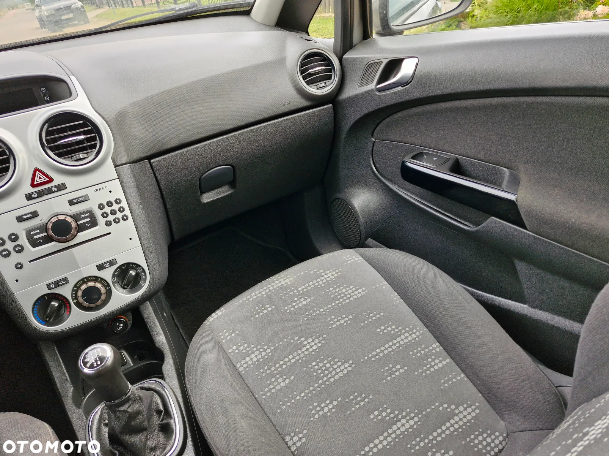 Opel Corsa 1.4 16V Color Edition - 24