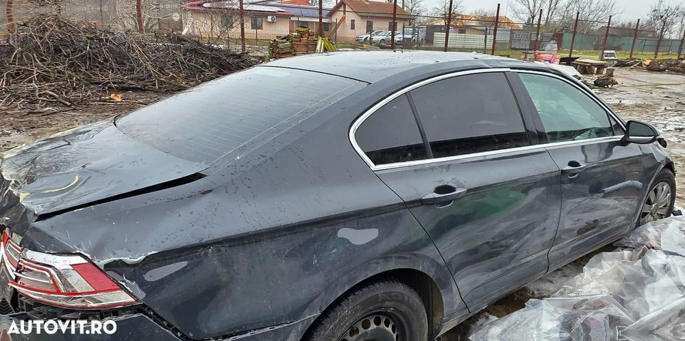Volkswagen Passat 2.0 TDI Comfortline - 7