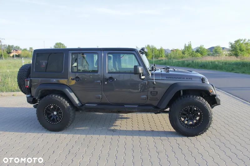 Jeep Wrangler - 5
