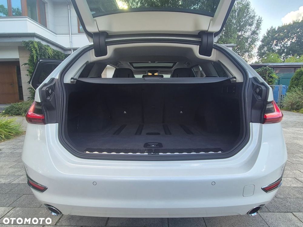 BMW Seria 3 320d MHEV Luxury Line - 15