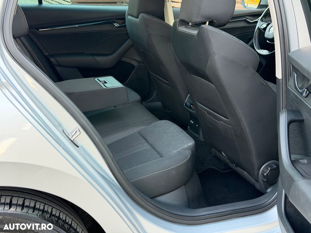 SKODA Octavia 2023 — imagine 16