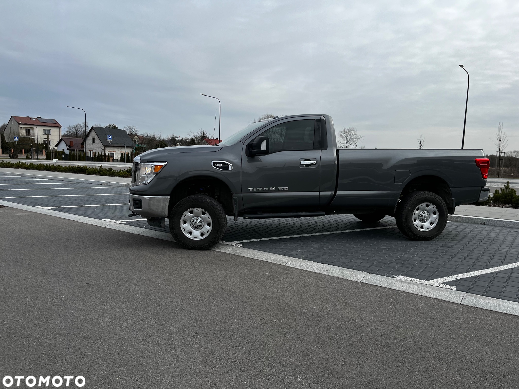 Nissan Titan - 4