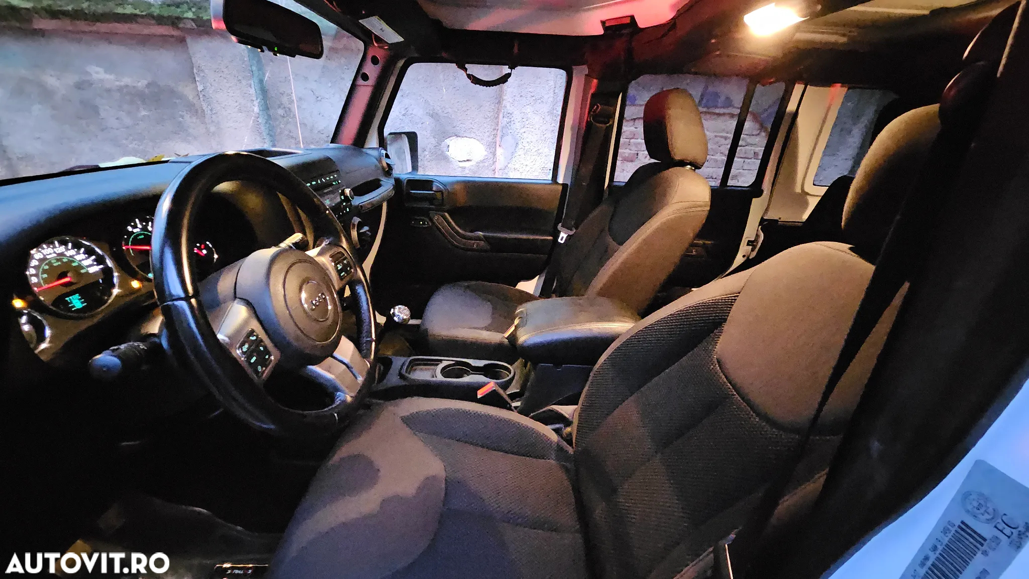 Jeep Wrangler - 8