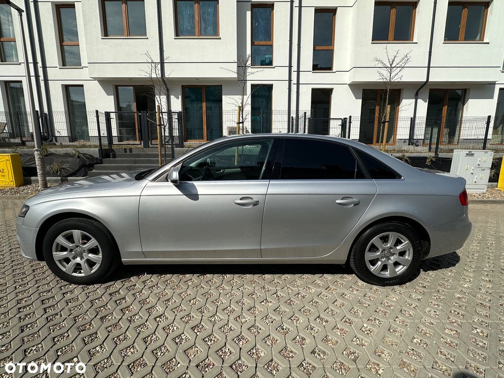 Audi A4 Limousine - 4