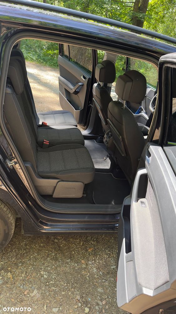 Volkswagen Touran 1.6 TDI SCR DSG IQ.DRIVE - 9