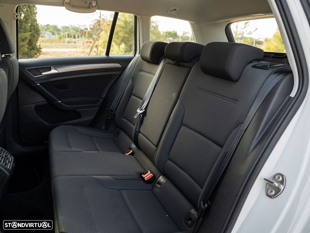 VW Golf Variant 1.6 TDi Confortline - 18