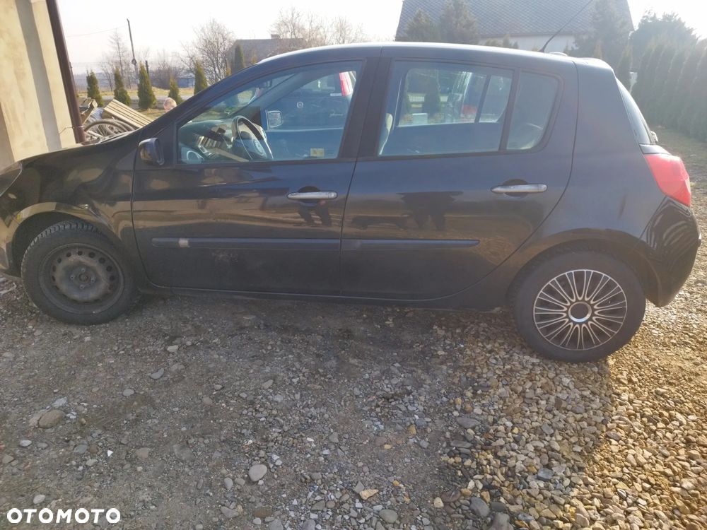 Renault Clio - 15