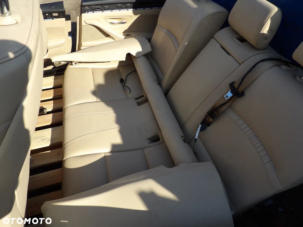 BMW - F11 - LIFT - SPORT - FOTELE , KANPA , BOCZKI , TUNEL ŚRODKOWY - KOMPLET - EUROPA - BRAK JEDNEGO ISOFIX - STAN PERFEKCYJNY - 5