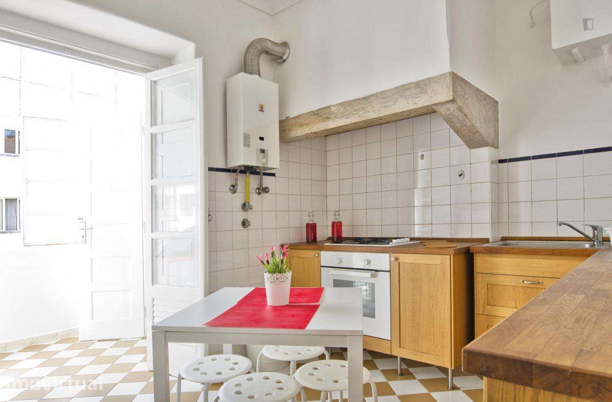 Quarto - localizado em Alameda Lisbon - Grande imagem: 5/14