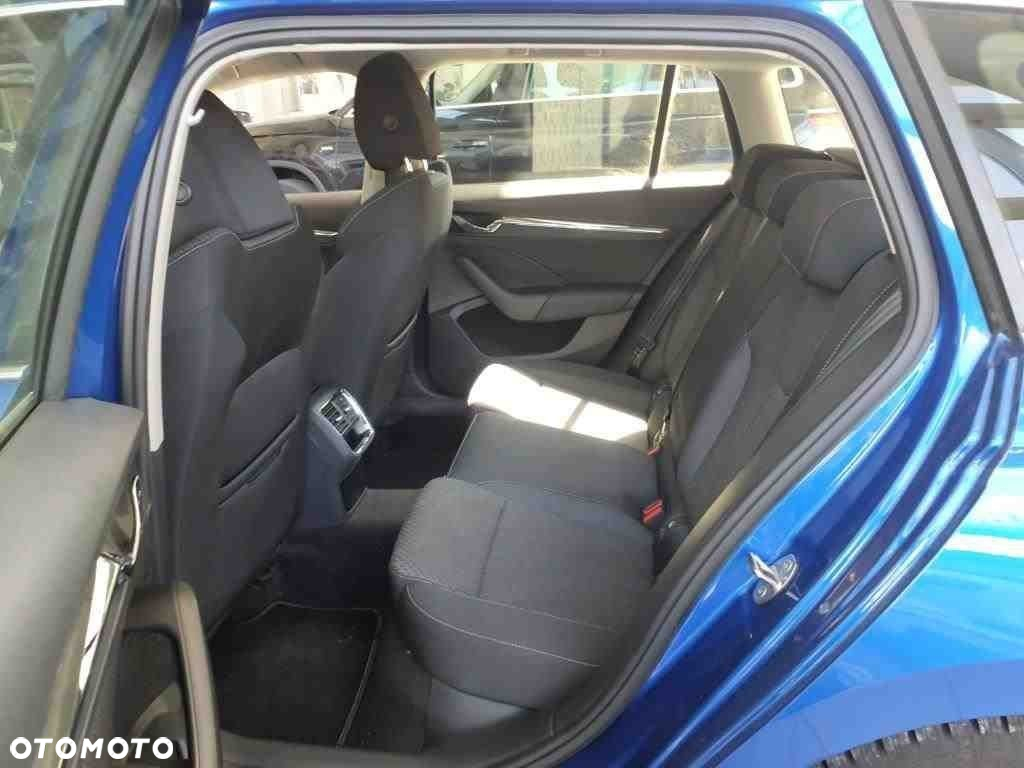 Skoda Octavia 2.0 TDI 4x4 Style DSG - 5