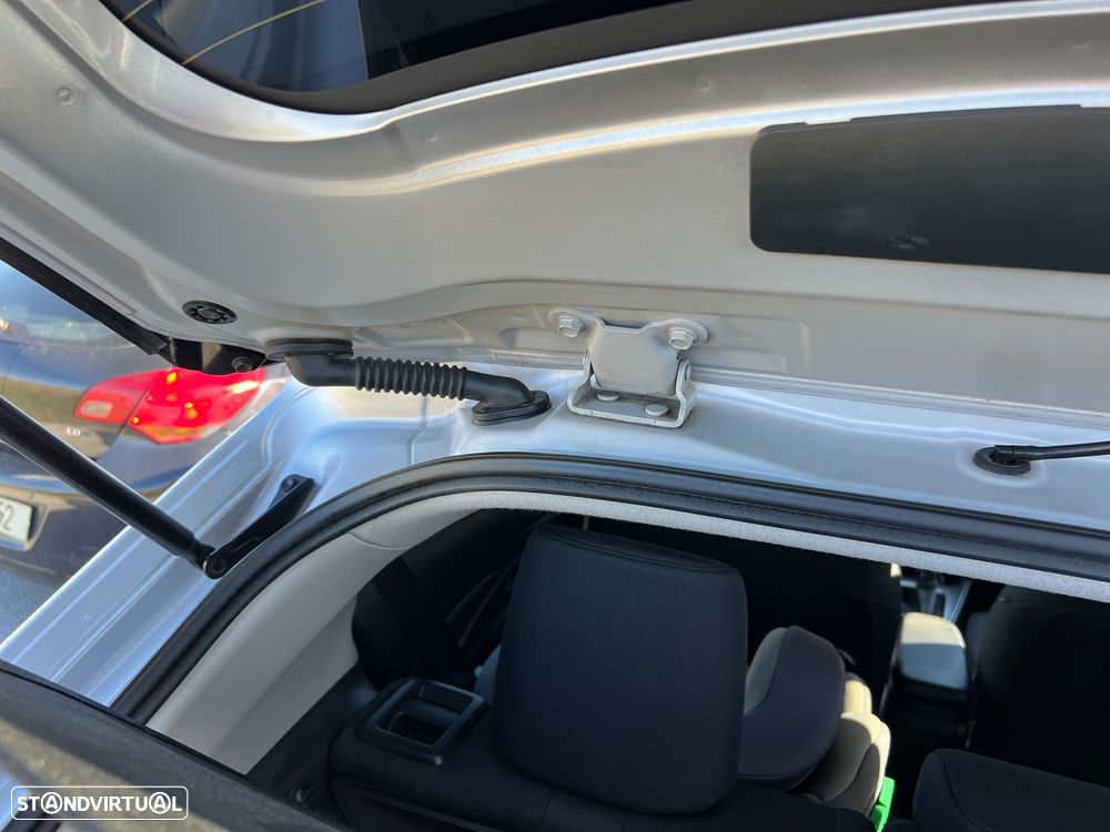 Toyota Yaris Cross 1.5 HDF Comfort Plus - 28