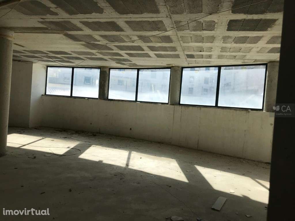 Loja para venda com 343,80 m² situada no centro de Oliveira do Hosp... - Grande imagem: 4/6