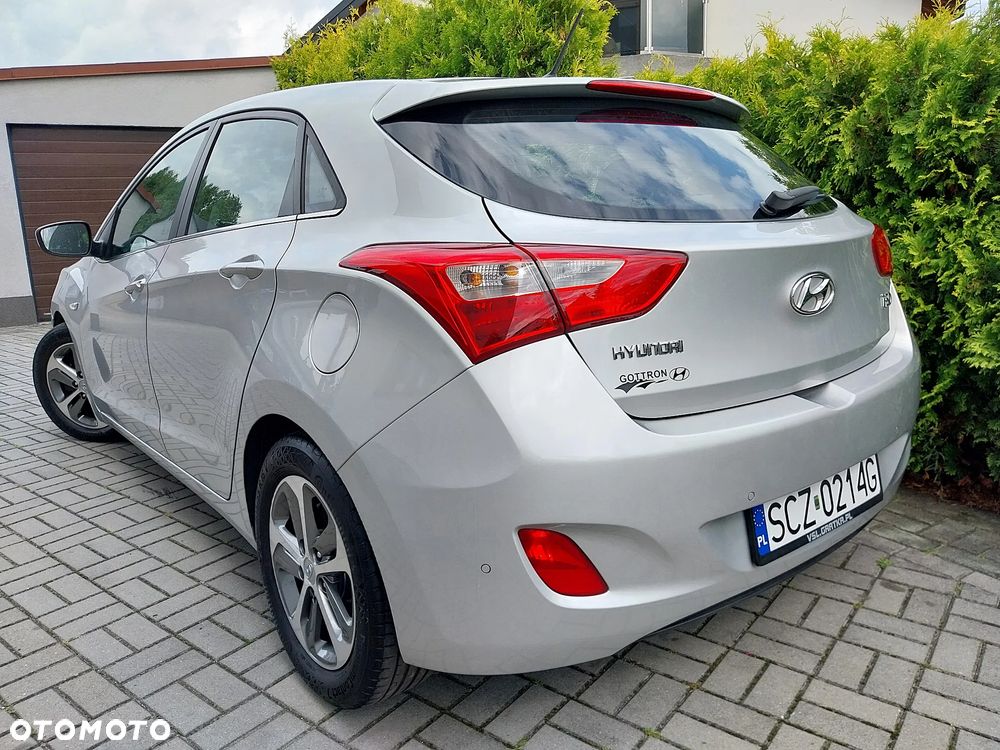 Hyundai i30 1.6 Automatik Style - 3