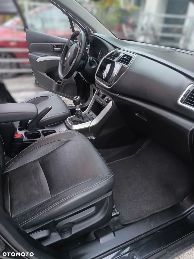 Suzuki SX4 S-Cross 1.6 DDiS Elegance 4WD - 12