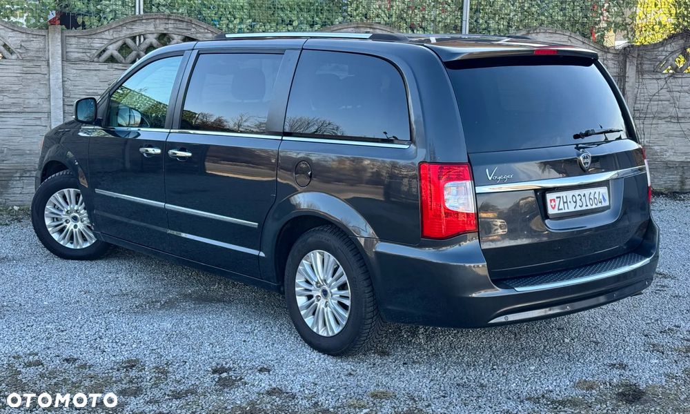 Lancia Voyager 2.8CRD Platinum - 21
