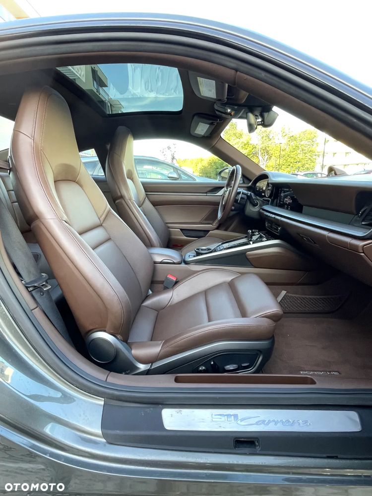 Porsche 911 Carrera - 13