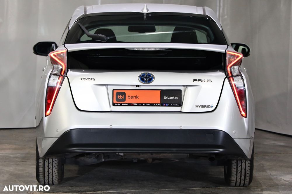 Toyota Prius 1.8 Dual VVT-i Sol - 38