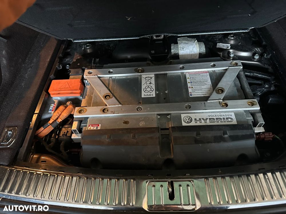 Volkswagen Touareg 3.0 Hybrid Automatik - 9