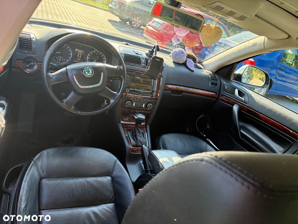 Skoda Octavia 2.0 TDI Elegance DSG - 8
