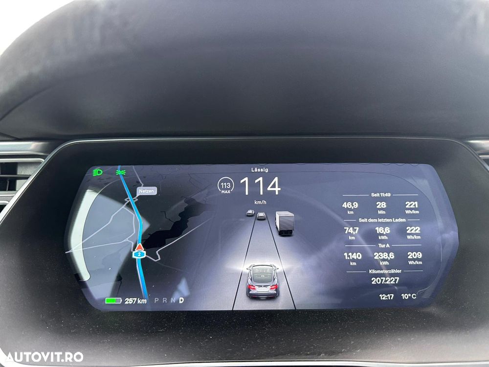 Tesla Model S - 17