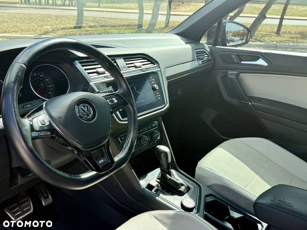 Volkswagen Tiguan - 10