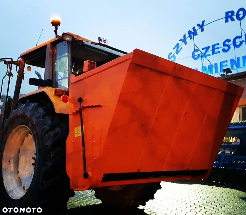 Piaskarka, posypywarka samozaładowcza PS-150 PS-200 POMAROL - 5