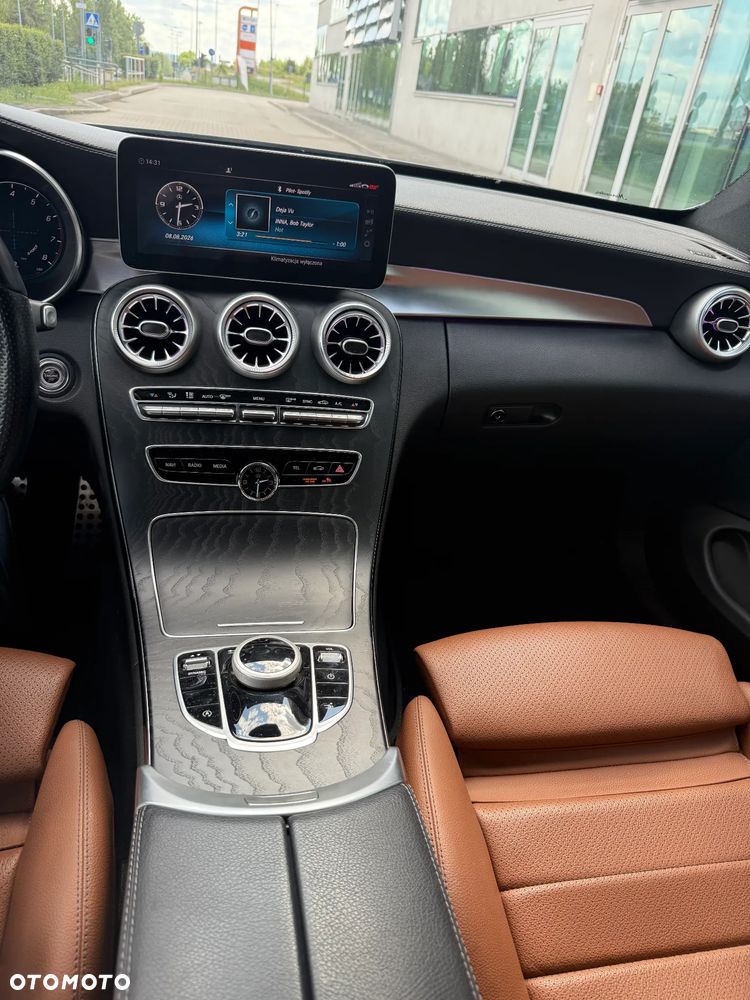 Mercedes-Benz Klasa C 300 9G-TRONIC AMG Line - 24