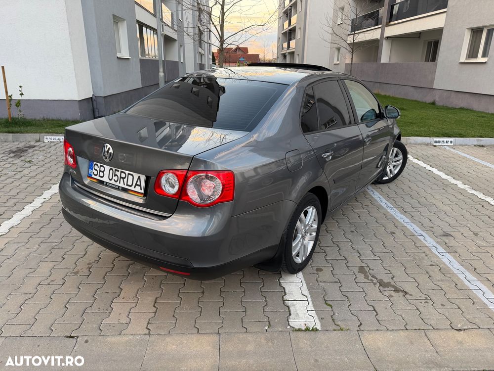 Volkswagen Jetta ver-1-6-dsg-comfortline - 4