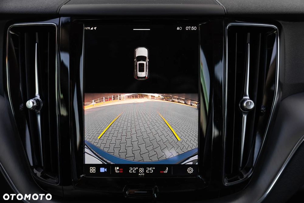 Volvo XC 60 B4 D AWD Core - 36
