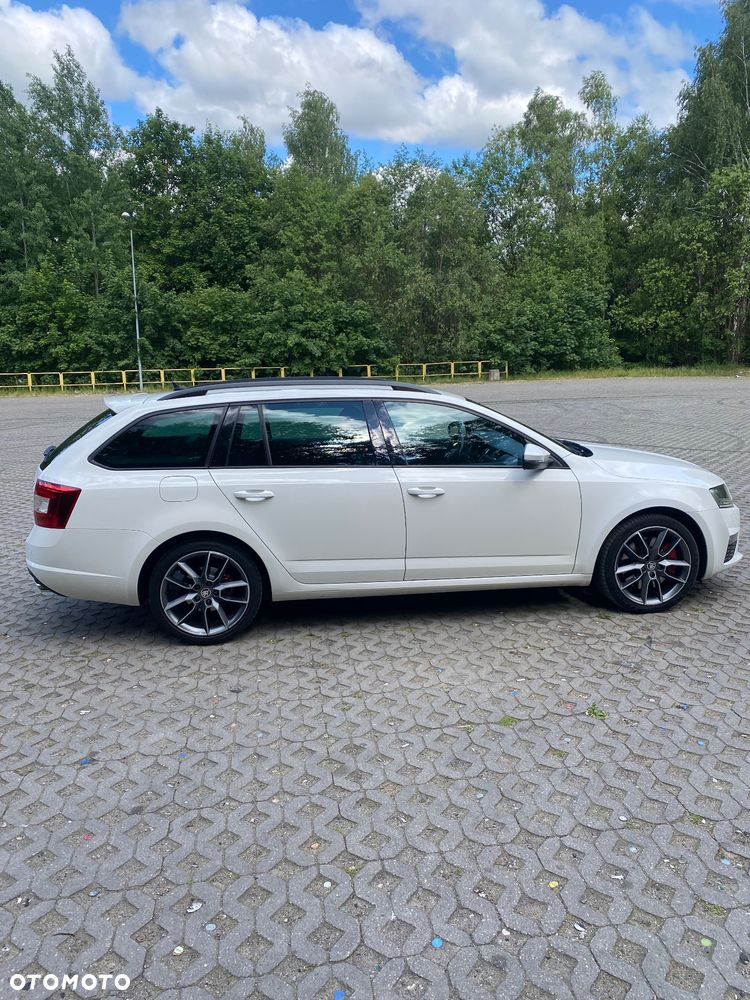 Skoda Octavia 2.0 TDI DSG RS - 8