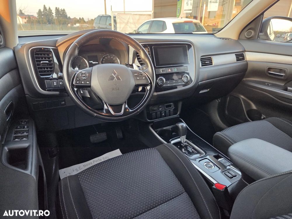 Mitsubishi Outlander - 5