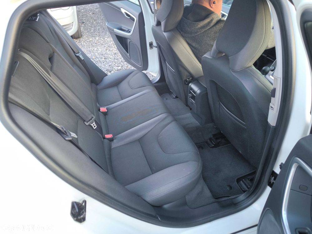 Volvo V60 - 10