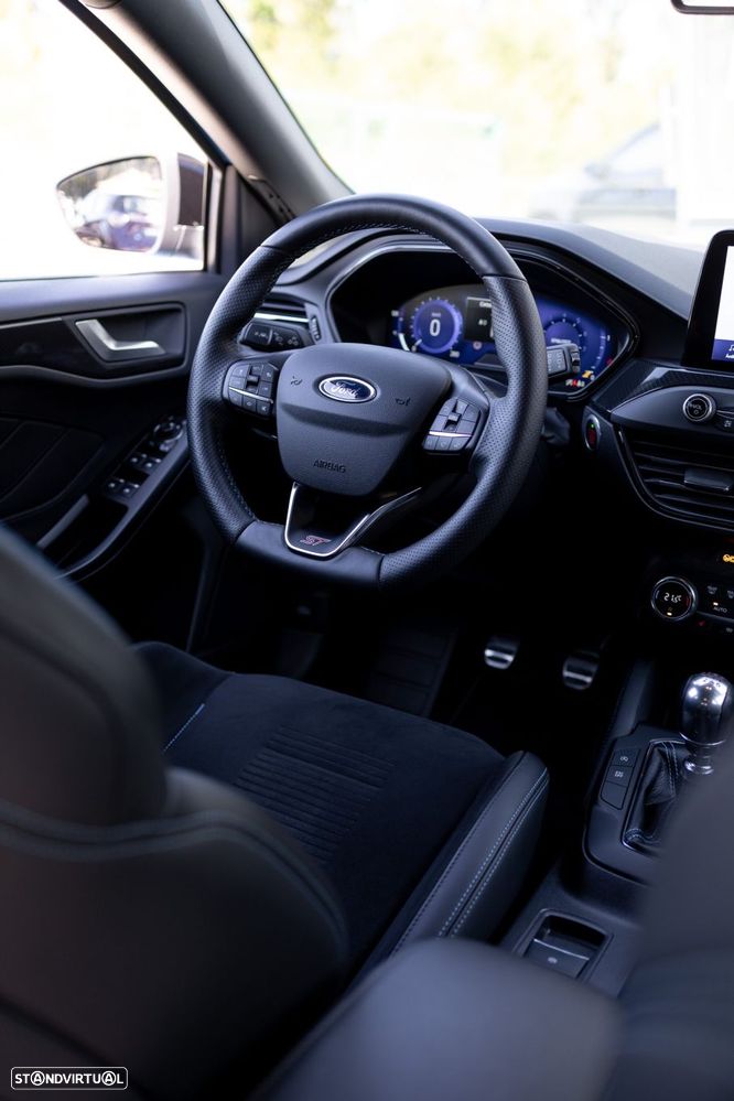 Ford Focus 2.3 EcoBoost S&S ST - 3
